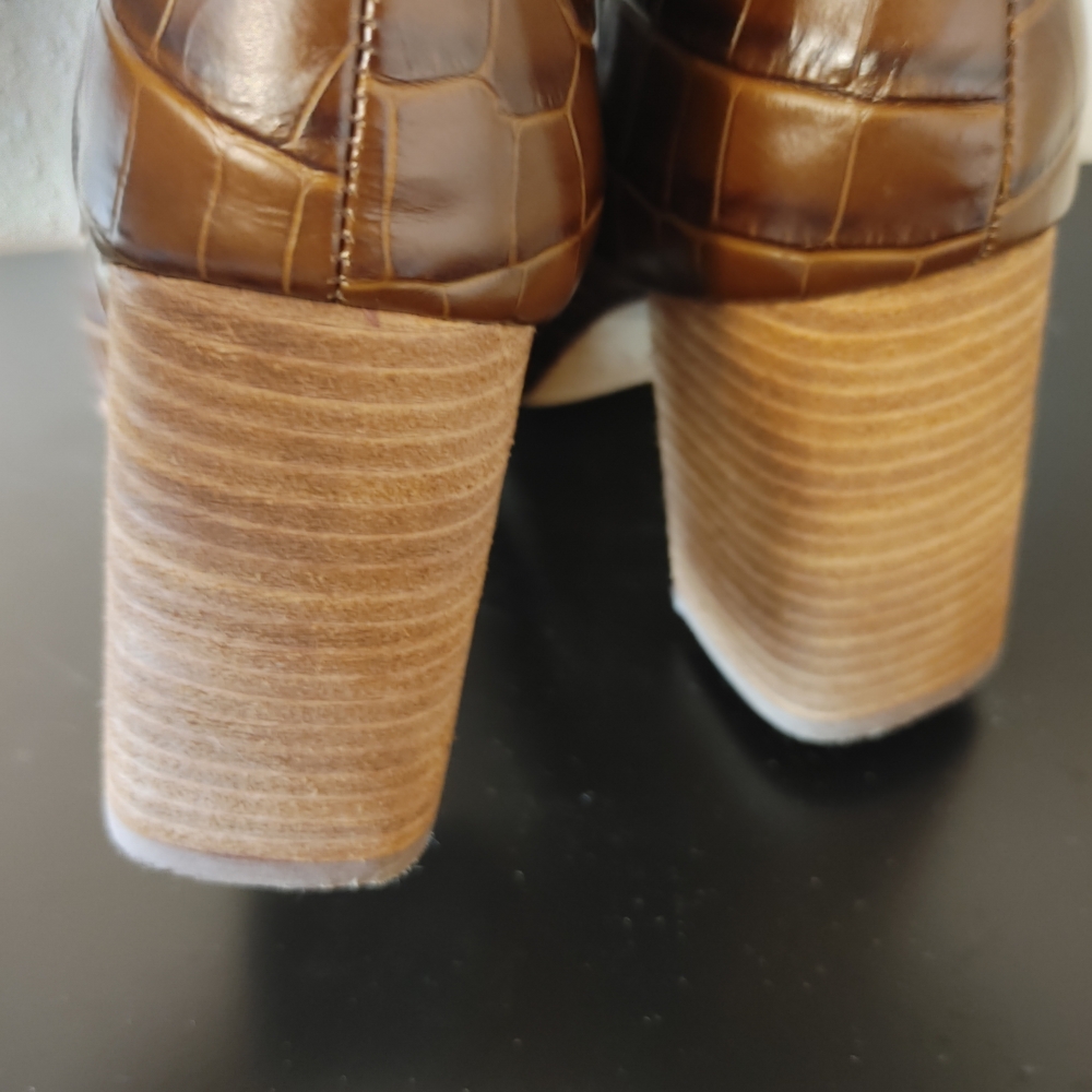 Vince Camuto Brown Croc Embossed Tall Boots Size 10/42 - Picture 4 of 5